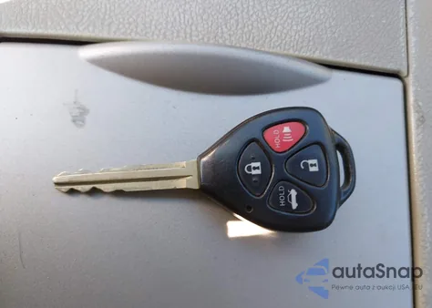 2010 Toyota Camry Le z USA, uszkodzony, nr VIN 4T1BF3EKXAU553330